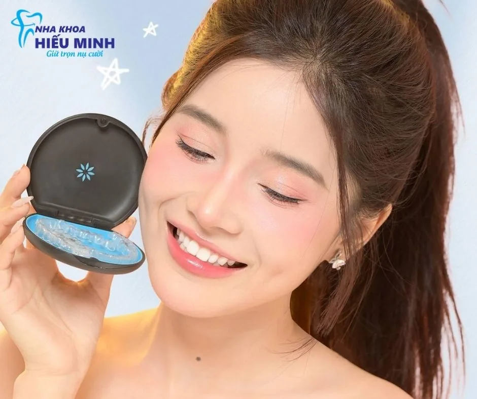 Khay niềng trong suốt Invisalign chính hãng tại Nha khoa Hiếu Minh